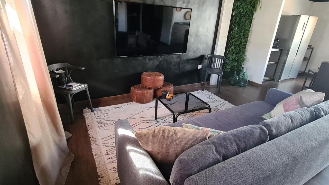 La Black Casa Zafra Luaran gambar